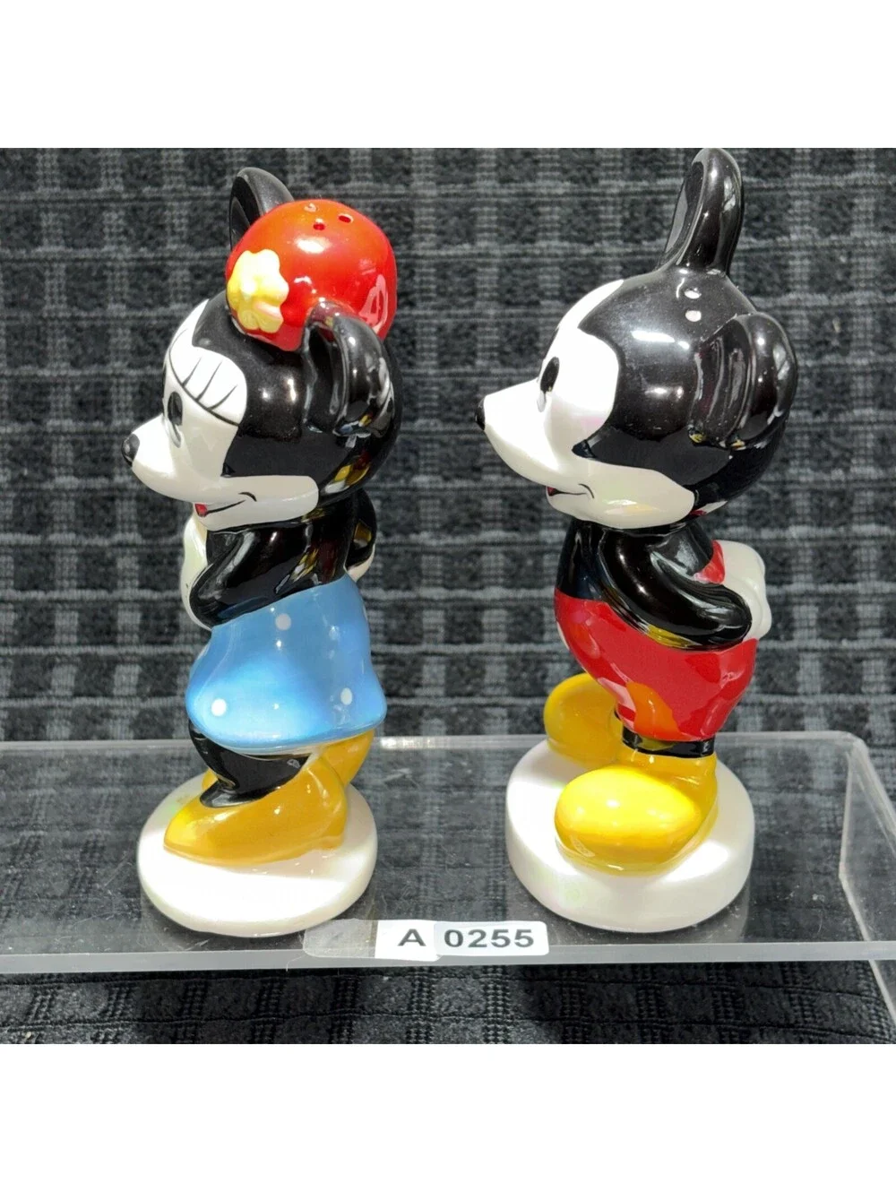 VTG Disney Mickey And Minnie Mouse Salt & Pepper Shaker Bride And Groom Ceramic